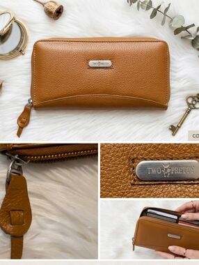 Zippered Leather Brown Wallet